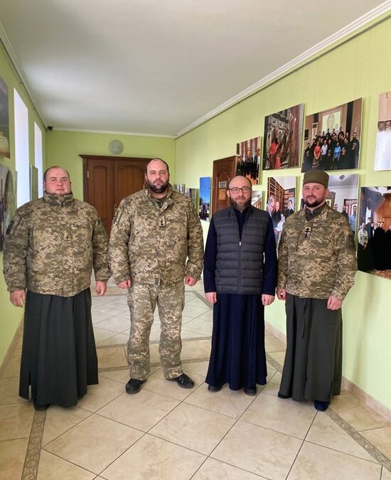 Духовна підтримка захисників: представники ДПСУ відвідали Волинську академію