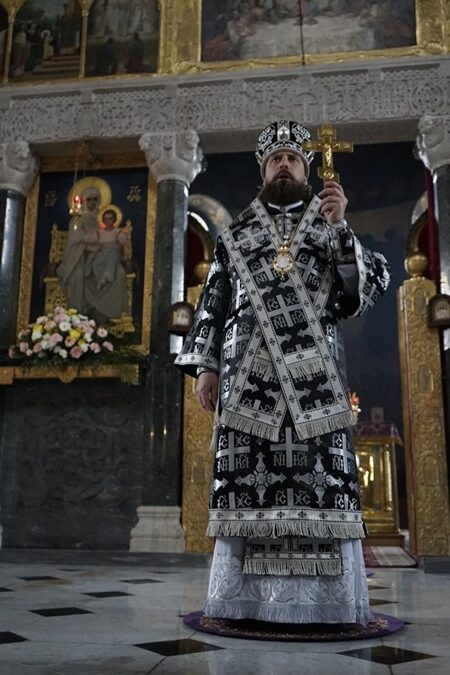 Акафіст Успінню Пресвятої Богородиці у Києво-Печерській лаврі: молитва та благословення для вірян