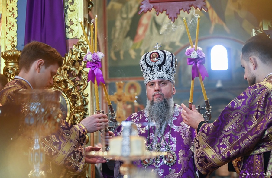 Божественна літургія під проводом Митрополита Епіфанія у Києві: молитва за Україну