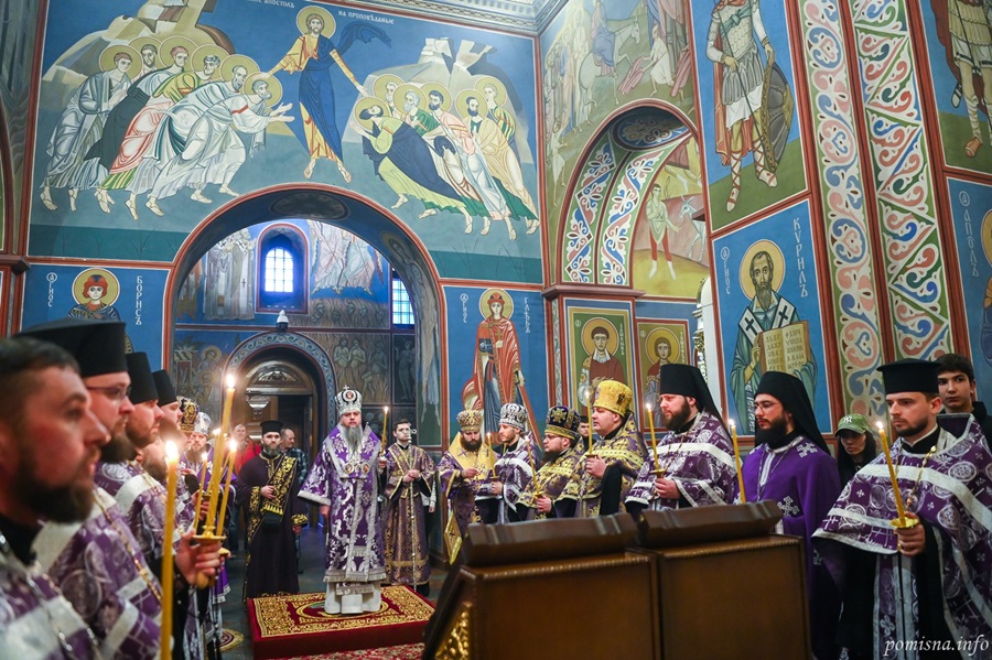 Блаженнійший Епіфаній звершив Всенічне бдіння у кафедральному соборі Києва
