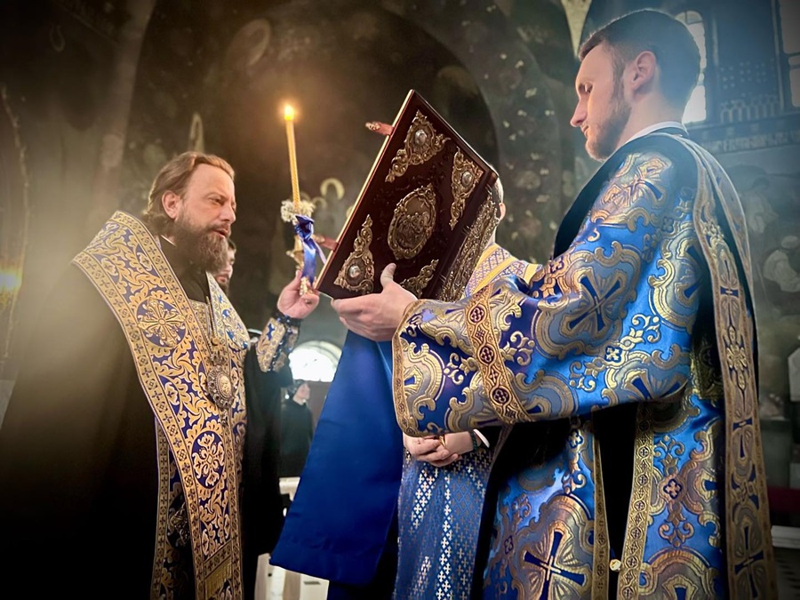 Акафіст Успінню Богородиці: молитва у серці Києво-Печерської лаври