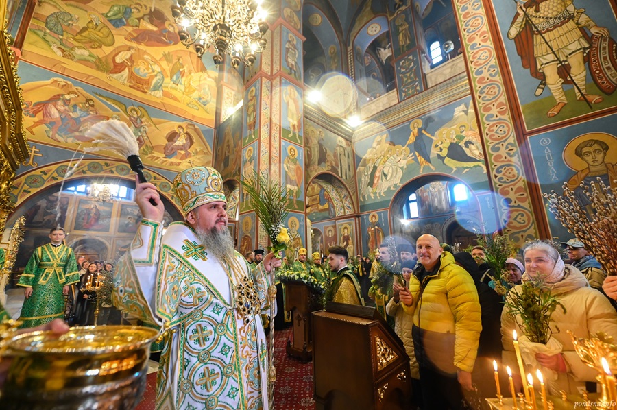 Митрополит Епіфаній очолив Всенічне бдіння у Золотоверхому соборі