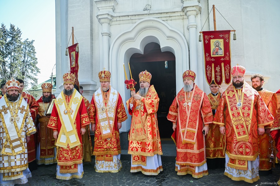 Митрополит Епіфаній очолив літургію в день святого Юрія Переможця у Видубицькому монастирі