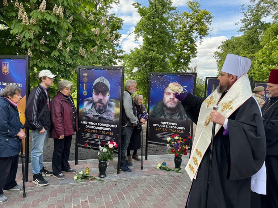 У Гоголеві вшанували полеглих воїнів відкриттям Алеї Слави