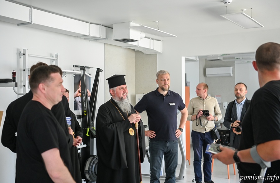 Молитва, вдячність і надія: Митрополит Епіфаній відвідав Superhumans