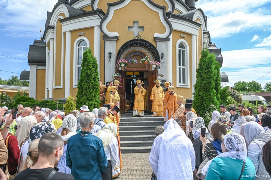 Блаженнійший Епіфаній у храмі на Берківцях: молитва за мир і хіротонія диякона