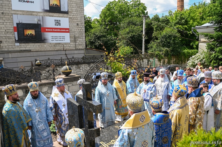 Чудотворна ікона і живе передання: у Тернополі молилися разом з Митрополитом Епіфанієм