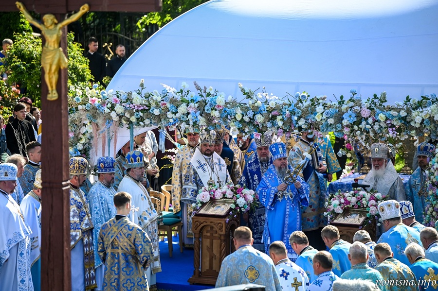 Блаженнійший Епіфаній: молитва, нагороди та хресний хід у Тернополі