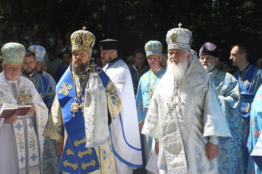 У Святогірському монастирі молилися за Україну на престольне свято