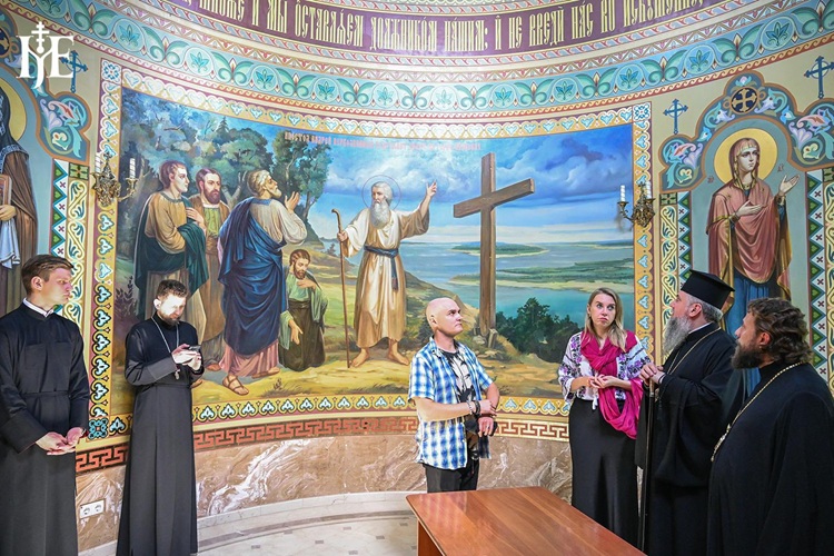 Слово Боже українською: Лавра на шляху до істини