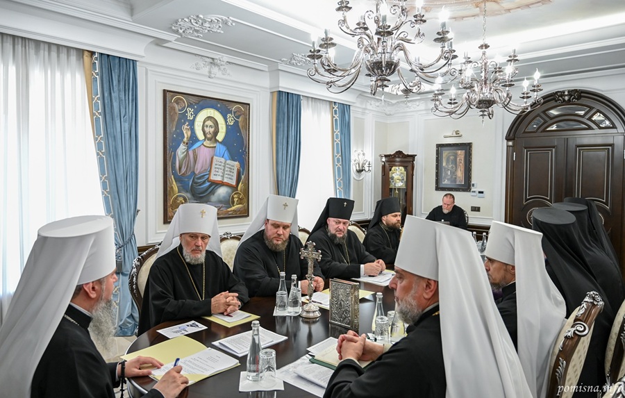 Синод ПЦУ затвердив нові богослужбові тексти та посилив контроль над Лаврою