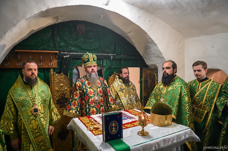 У Лаврі відновили богослужіння біля мощей преподобних отців Дальніх печер