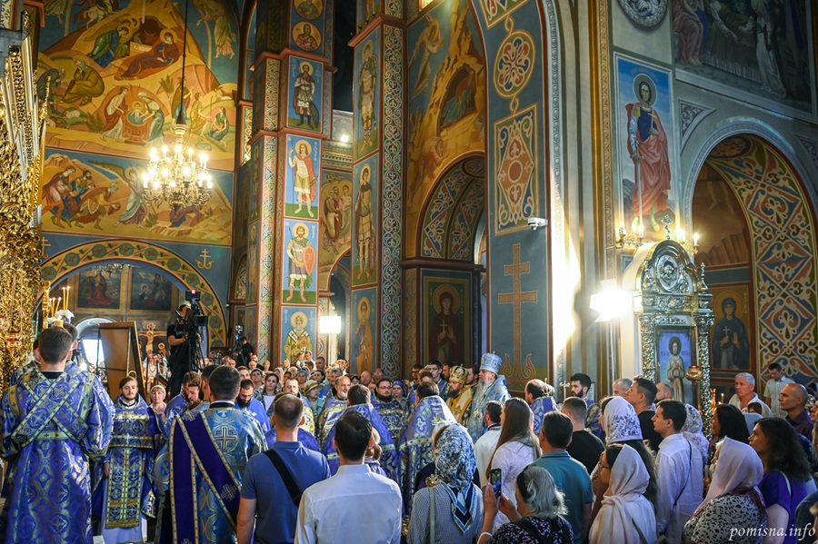 Спільна молитва у Золотоверхому: ПЦУ згуртовує вірних