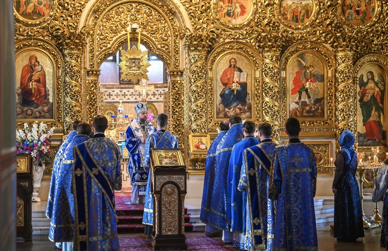День ікони «Всецариця» у Золотоверхому монастирі: молитва за Україну