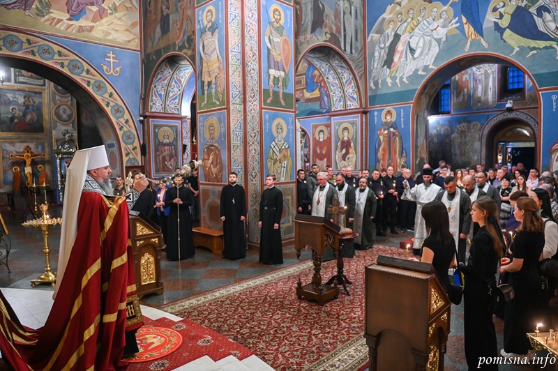 Молитва пам’яті у Михайлівському Золотоверхому: ПЦУ вшанувала загиблих воїнів