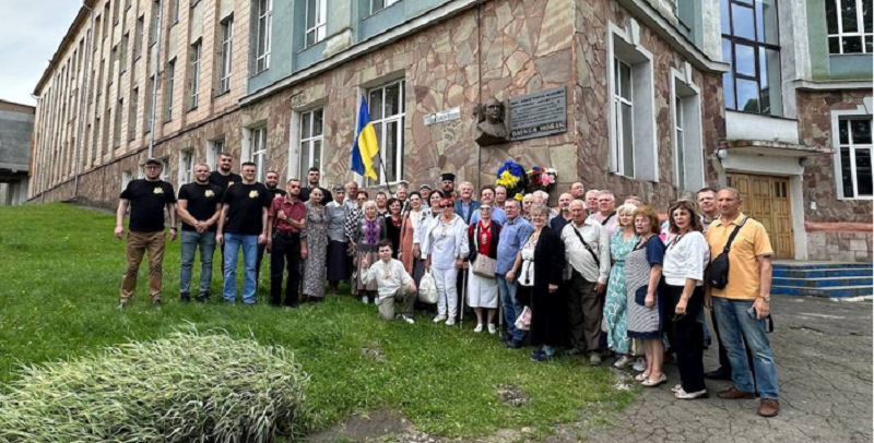 У Рівному вшанували Олексу Новака — педагога і патріота