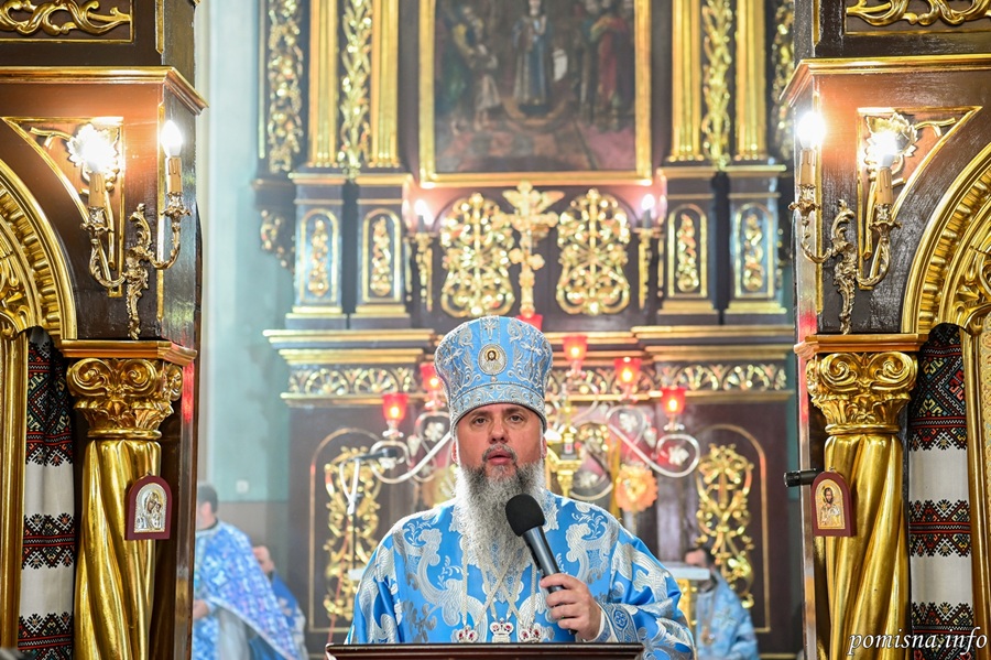 Духовний фронт України: Епіфаній у Чорткові закликав до єдності та молитви за перемогу