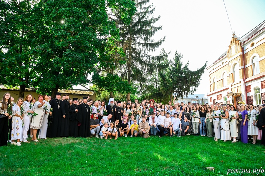 Молитва за Україну і заклик до молоді: візит Митрополита Епіфанія в Чортків