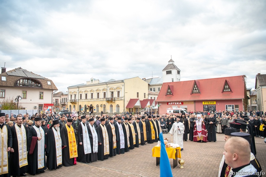 Пам’ять, молитва і перемога: архіпастирський візит Митрополита Епіфанія до Коломийської єпархії