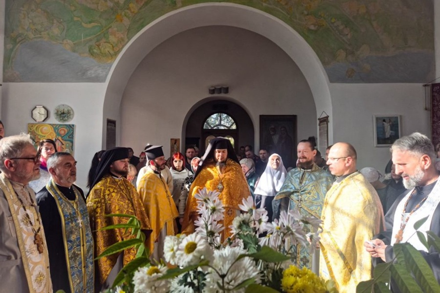 Священики та парафіяни ПЦУ Нікополя відвідали Рубанівський монастир