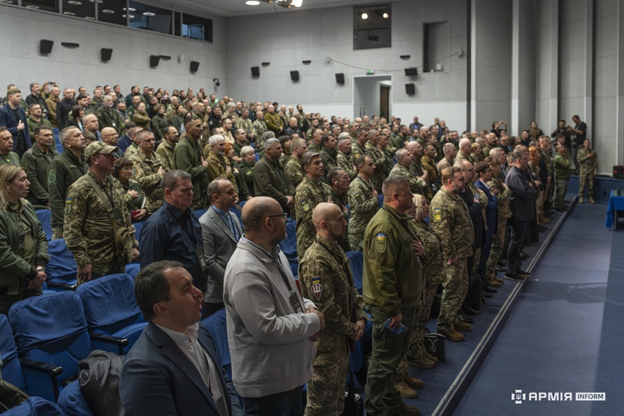 «Бути поруч»: у Києві зібралися понад 400 капеланів, щоб об’єднатися у духовному служінні