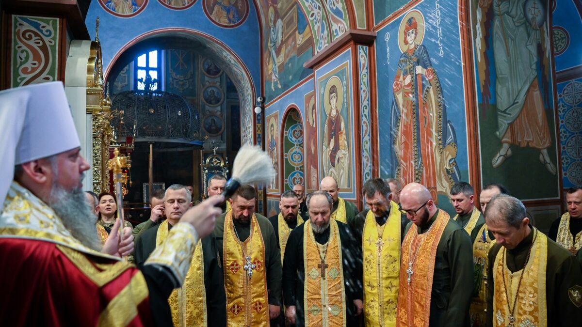 Слово віри і мужності: Митрополит Епіфаній благословив українських капеланів