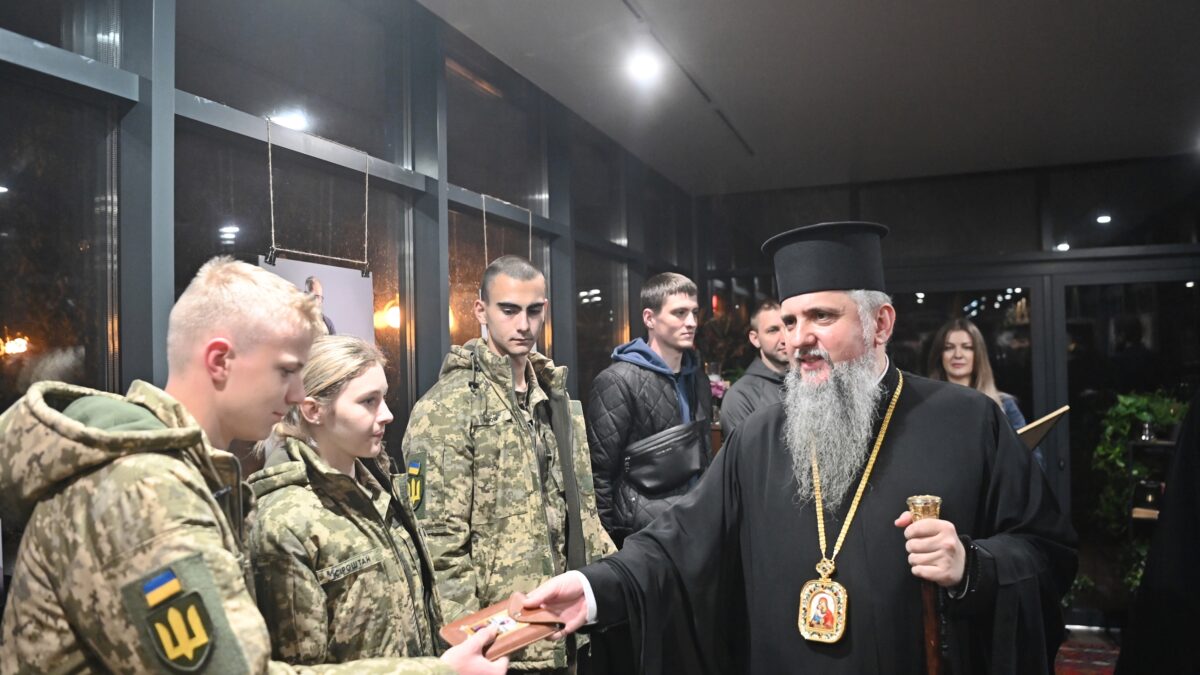 Блаженнійший Епіфаній звершив візит до Полтави та зустрівся з пораненими і колишніми полоненими