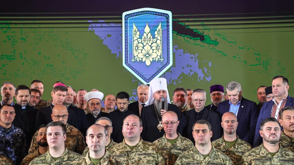 Молитва за захисників: у Лаврі провели другий військовий молитовний сніданок