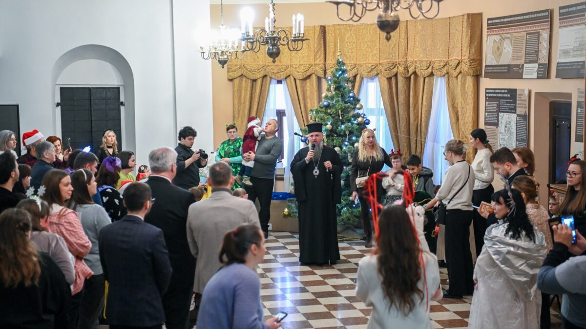 «Кожна дитина — дар Божий»: Різдвяна зустріч у Софії Київській