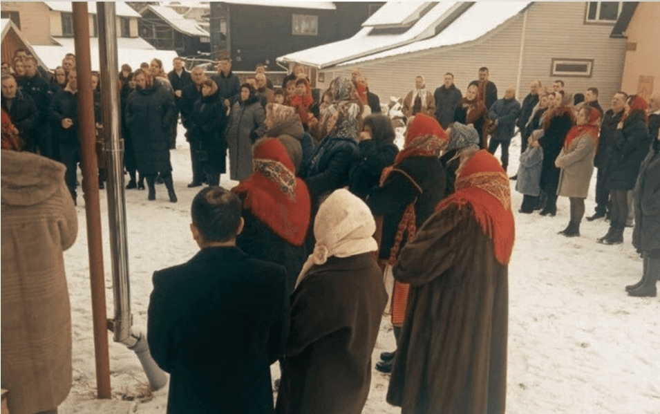 Різдво за зачиненими дверима: як Космач розділився через церковний календар