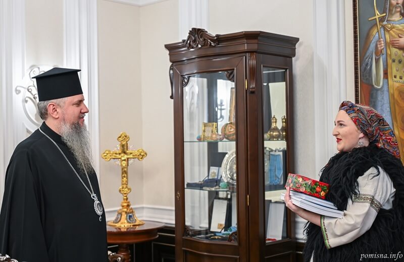 Коляда як молитва народу: прикарпатці завітали до Митрополита Епіфанія