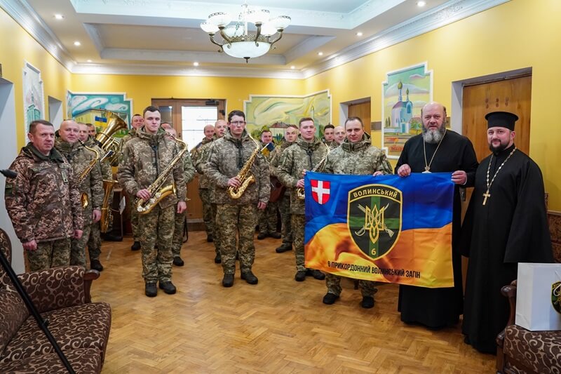Коли Різдво звучить у військовому строю