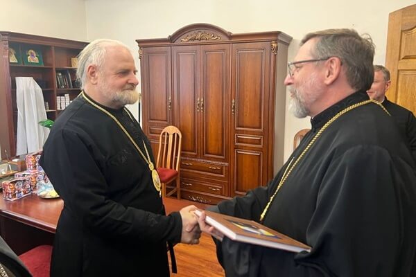 Братня коляда у Черкасах: Предстоятель УГКЦ відвідав митрополита ПЦУ