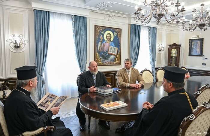 Мистецтво, що підтримує і свідчить: зустріч у Митрополичому домі