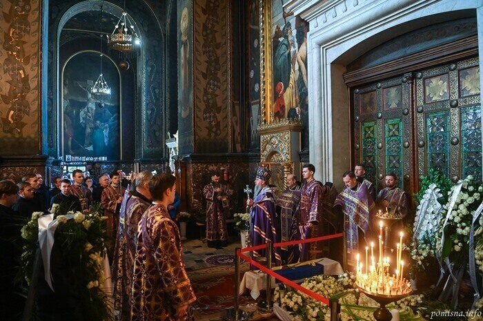 У Києві помолилися перед мощами святої Варвари та на могилі Патріарха Філарета
