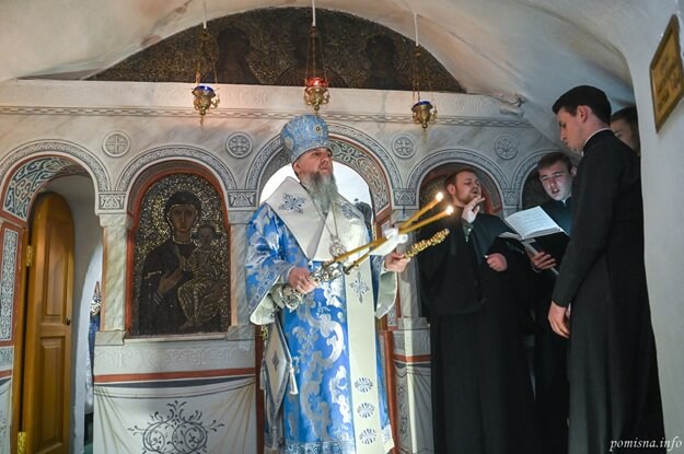 У печерах Лаври відбулася святкова літургія на Благовіщення