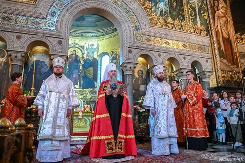 Світлий вечір Великодня: як у Києві звершили Пасхальну вечірню