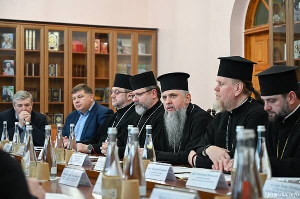 Митрополит Епіфаній взяв участь у зустрічі з інтелектуалами у Києві
