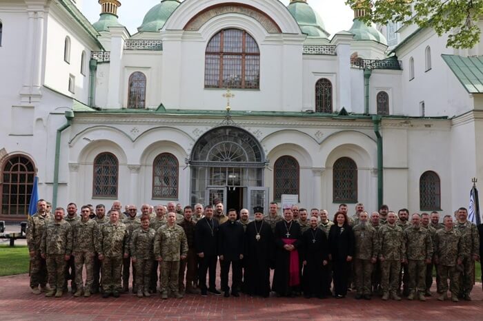 У Софійському соборі відбувся випуск військових капеланів