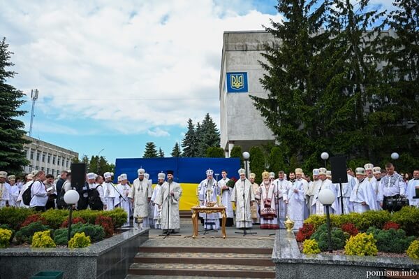 У Мостиськах вшанували пам’ять загиблих захисників України спільною молитвою