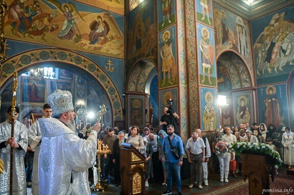 Митрополит Епіфаній підніс молитви за Україну у Михайлівському соборі Києва