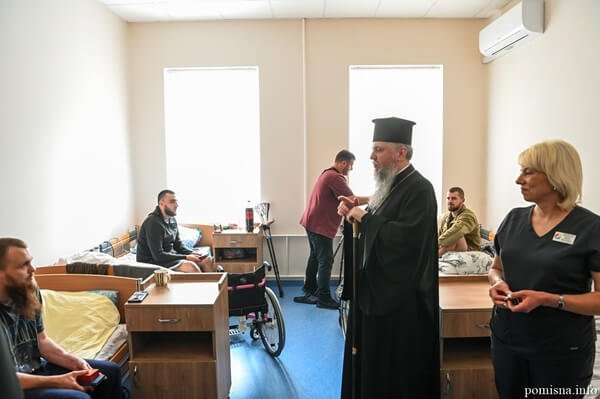 На Тернопільщині медиків нагородили медалями «За жертовність і любов до України»