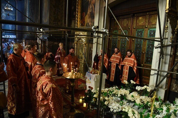 Перед мощами святого Макарія: молитва за Україну у Володимирському соборі